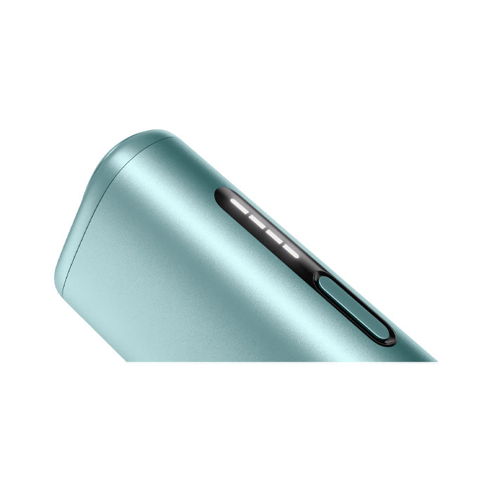 Close up of the IQOS ILUMA-i One kit's LED battery lights and power button